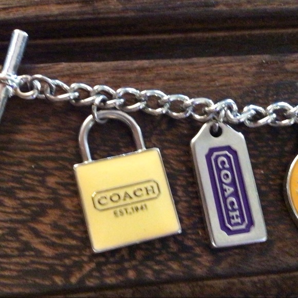 Coach signature charm bracelet silver tone toggle excellent condition - Picture 3 of 7